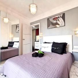 Pure BLISS Luxury Beachfront Apartment with Panoramic Sea Views, Electric BBQ and More, hotel a Agia Triada