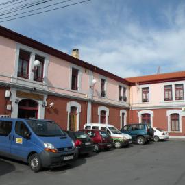 Albergue La Estación, hotel di Llanes