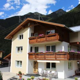 Haus Rainbach, hotel i Umhausen