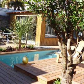 Le Nid du Héron, maison avec piscine chauffée privative au cœur de Nantes, hotelli kohteessa Nantes