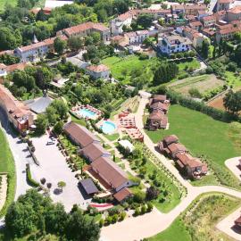 Ariotto Village โรงแรมในTerruggia