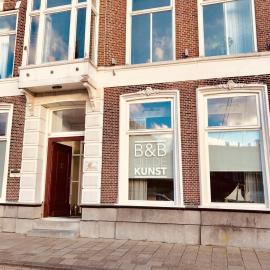 GUESTHOUSE UIT DE KUNST、レーワルデンのホテル