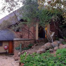 Warmbaths में, होटल Gecko Lodge and Cottage, Mabalingwe