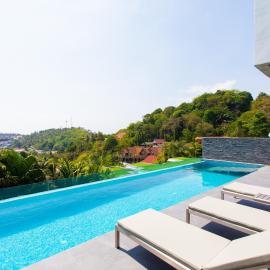 Baan Saint-Tropez Seaview Villas Kata Beach, hotel v destinaci Kata pláž