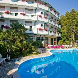 Hotel K2, hotel em Numana