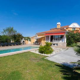 Villa VEDORNA - big wellness house near beach, pool, wellness room with jacuzzi & sauna, game room, table tennis, playground & bbq, Pomer, Istria