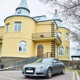 Приватна садиба Фортеця Малехів, hotel a Lviv