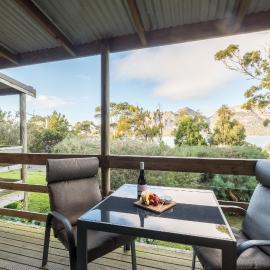 Freycinet Cottage 2 – Dolerite, hotel in Coles Bay