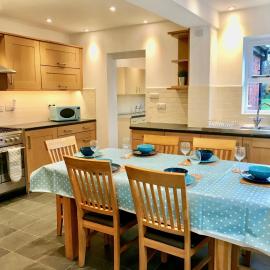 Lyndale House - Exclusive use, self catering, fpventures Stroud