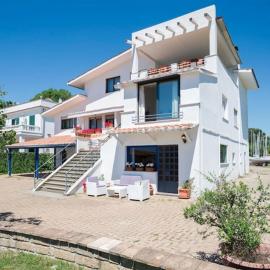 Verde Blu Lakefront Boutique Holiday Apartments Trevignano Romano, hotel Trevignano Romanóban