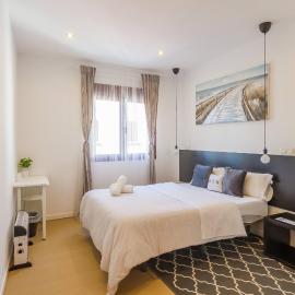 AYZ Javier Cabrini - Auto check-in property, hotel v mestu Madrid
