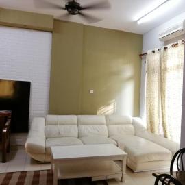 Homestay Mantin Selesa, Unit at Ground floor & In front swimming pool, Hotel in Mantin