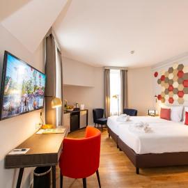 Three Corners Hotel Art