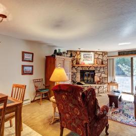 Atrium Bluebird Condo: Great Downtown Breck Location