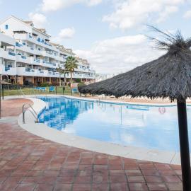 Duquesa Suites Golf and Gardens, hotel in Manilva