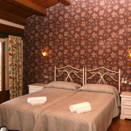 Casa Avellanas, hotel in Alquézar