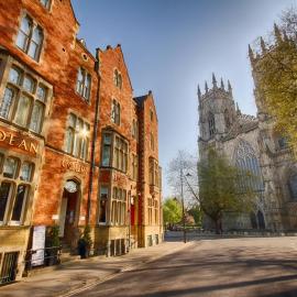 The Dean Court: York'ta bir otel