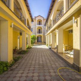 Готель Сільвія, hotel a Zatoka