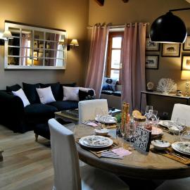 Appartamento Le Corti, hotel u gradu Pistoja