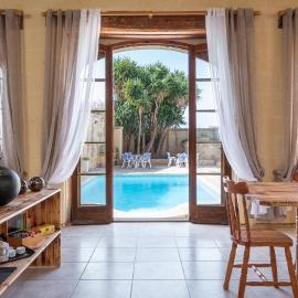 Mood Farmhouse B&B, hotel in Għarb