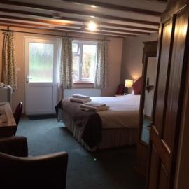 Crown House & Lodges B&B, hotel in Helston
