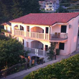 Apartments Anamarija