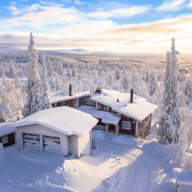 Kiisa A&B two apartments with aurora room, hotel in Saariselka