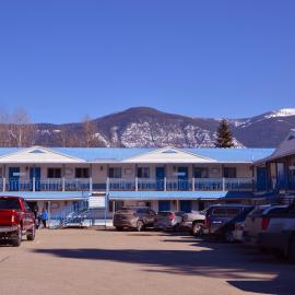 Skimmerhorn Inn, hotel di Creston