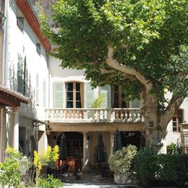 Viesnīca Hôtel et Restaurant Le Manoir - Echangeur A7-A9 - 24h-24h pilsētā Mornā