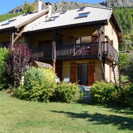 Le Rocher chalet mitoyen 9 couchages by Mountain Collection Immobilier
