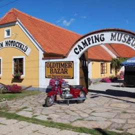 Muzeum Lesná:Penzion a camping