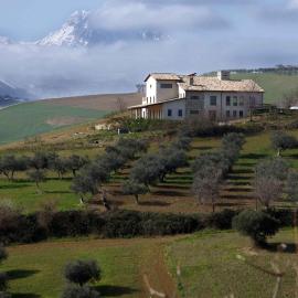 Agriturismo Cignale della Società Agricola Cignale srl, hotel in Penne