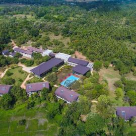 Tropical Life Resort and Spa, hotel v mestu Dambulla