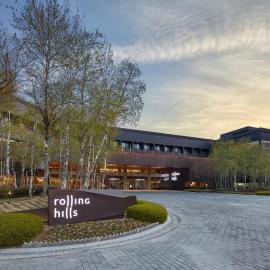 Rolling Hills Hotel，華城市的飯店