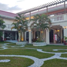 Casa Familya, hotel Batac városában