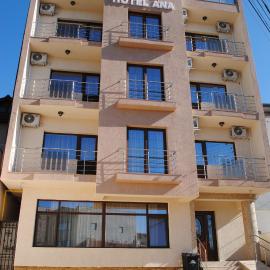 Hotel Ana، فندق في كونستانتا