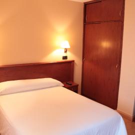 Hotel Maycar، فندق في لا كورونيا