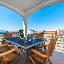 Holiday Home Lota, hotel in Starigrad