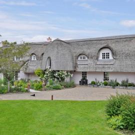 Weir Haven Boutique Accommodation, hotel in Clarinbridge