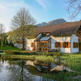 Villa Anna Großes Haus für Familien und Gruppen bis 10 Personen, Hotel in Bad Goisern am Hallstättersee