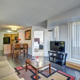 Bombay Suites Mississauga, מלון במיסיסוגה