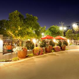 The Stirling Arms Hotel โรงแรมในเพิร์ท