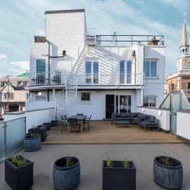 Astonishing flats near Mayfair & Piccadilly Circus