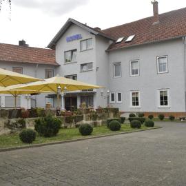 Hotel Zur Stadt Cassel，諾伊基興的飯店