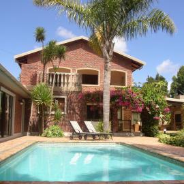 Aziza Guest House、ジョージのホテル