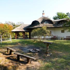 Hideout Homestead on the riverside Fishing&Hunting, hotel in Mezőtúr