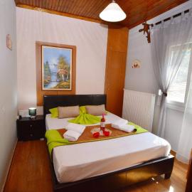 Eveline House, hotel a Kallirákhi