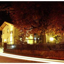Gästehaus Hubertus Bad Aibling، فندق في باد ايبلنغ