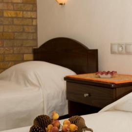 Marika House، فندق في ستافروس