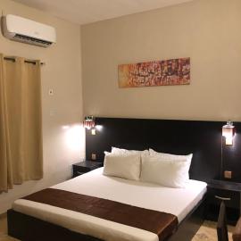 Posh Apartments Business Hotel